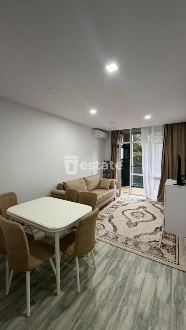 Sell fresh 1+1 apartment in Elt quarter — photo 1