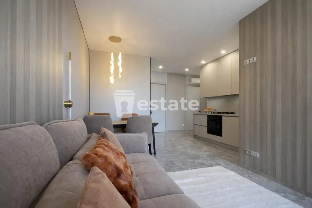 Selling spacious 2+1 on Heroes Alley — photo 2
