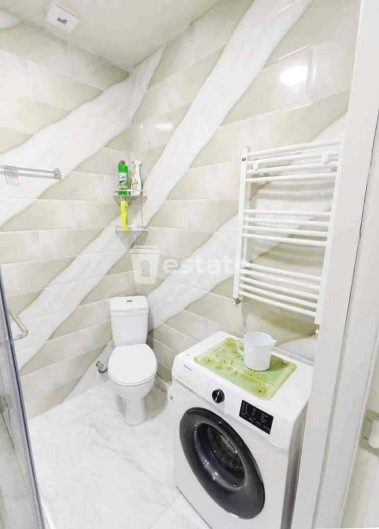 Bright studio available for rent on Heroes Alley — photo 8