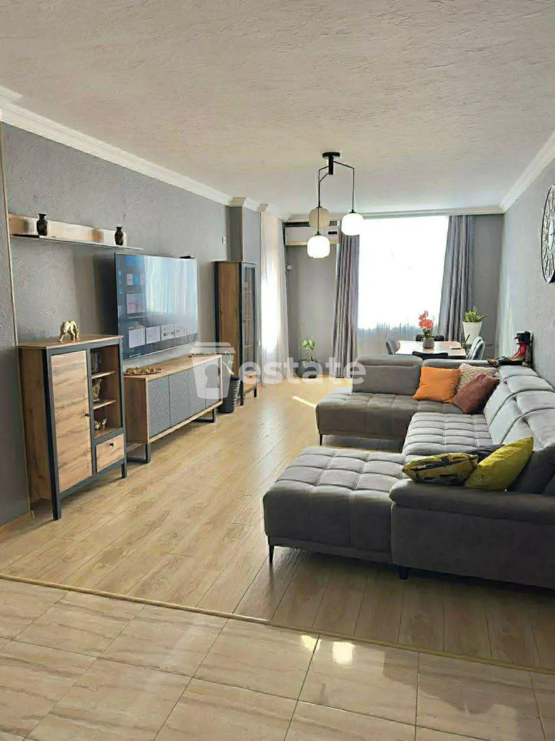 Selling a comfortable 2+1 in old Batumi — photo 1