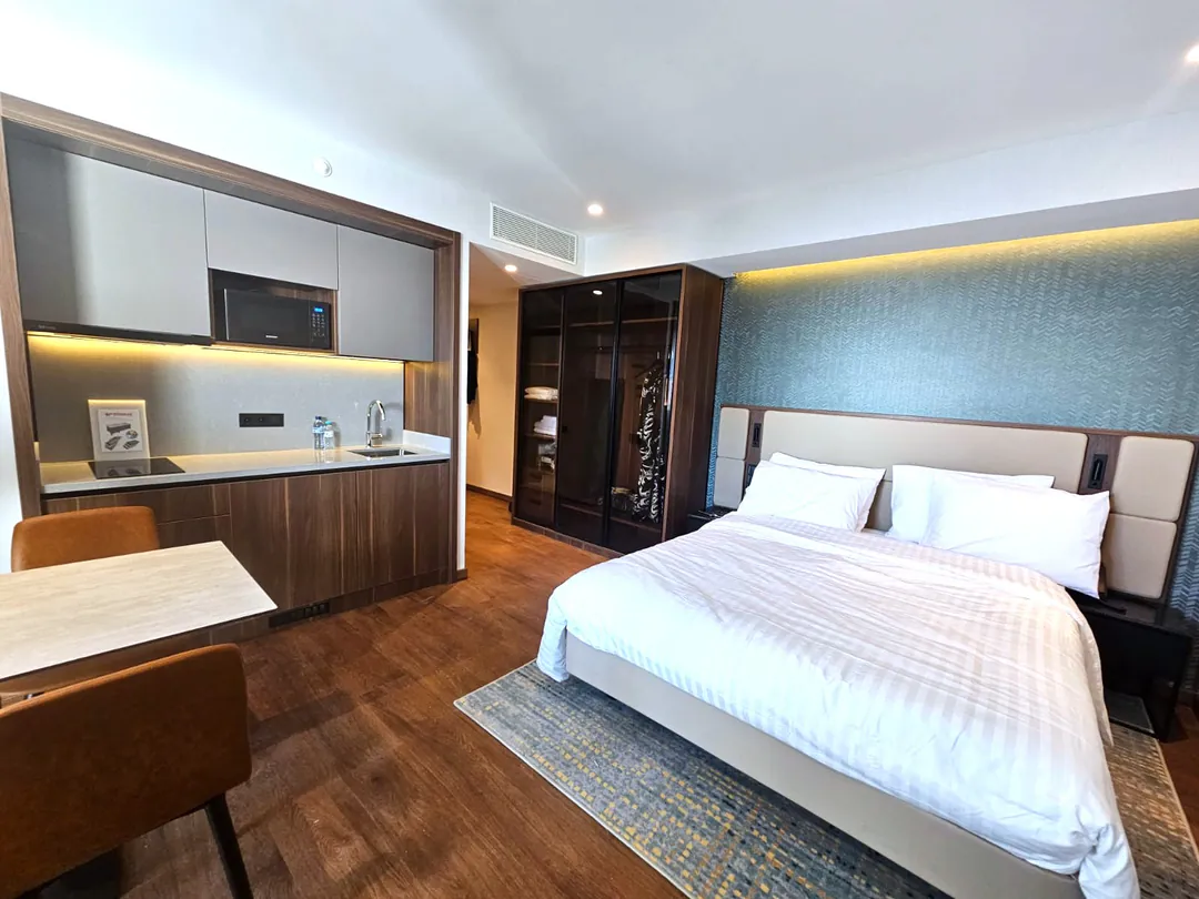 Renting out an elite apartment on the first line in Batumi — photo 2