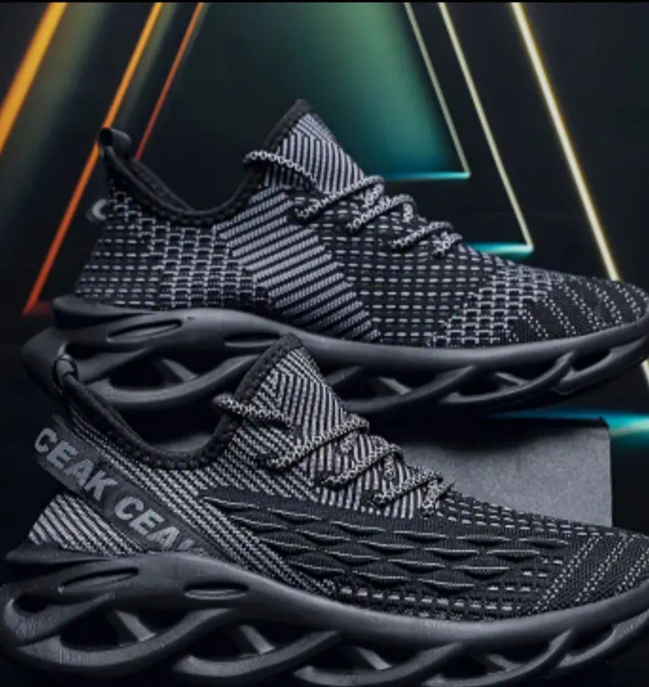 Sneakers — photo 1