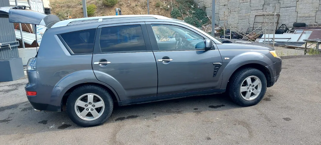 Mitsubishi Outlander 2006 — ფოტო 4