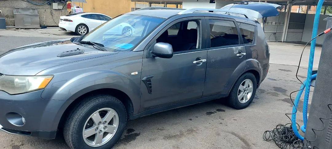Mitsubishi Outlander 2006 — ფოტო 2