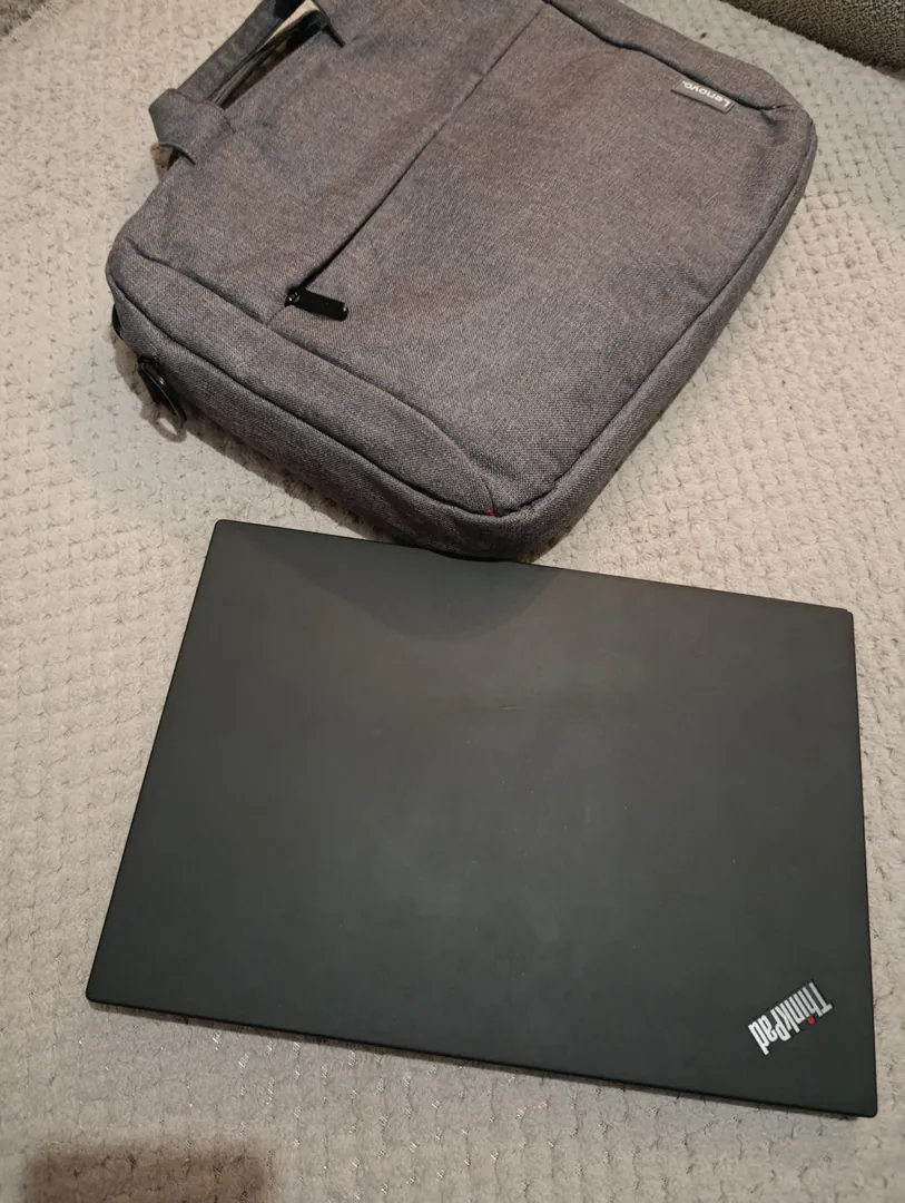 Lenovo ThinkPad T490 ნოუთბუქი — ფოტო 3