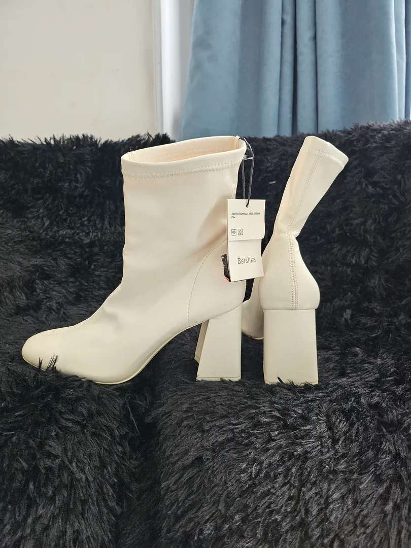 Bershka ankle boots — photo 1