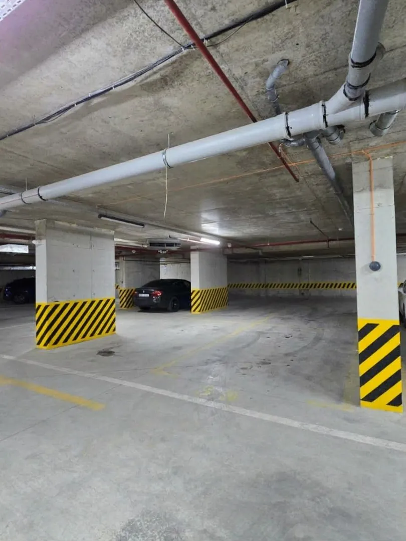 Parking — photo 1