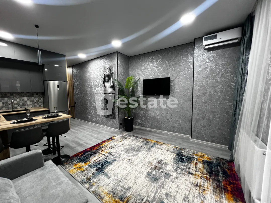 Selling a freshly renovated 1+1 apartment on the New Boulevard — photo 2