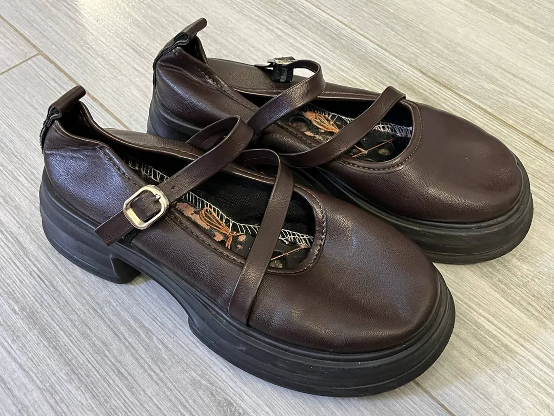 Women's heeled shoes — photo 1