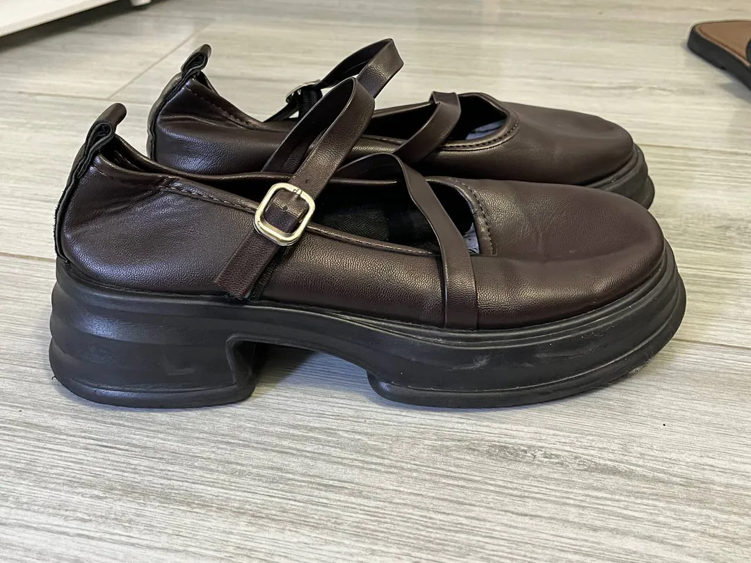 Women's heeled shoes — photo 2