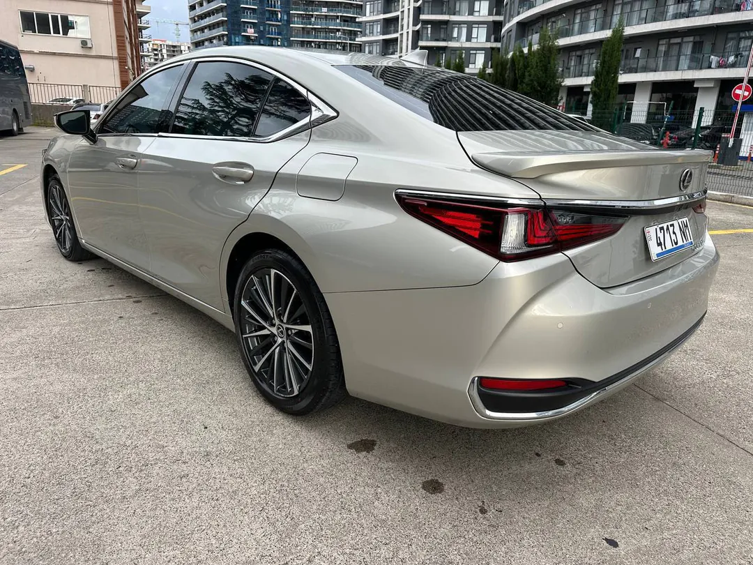 Lexus 2023 — photo 4