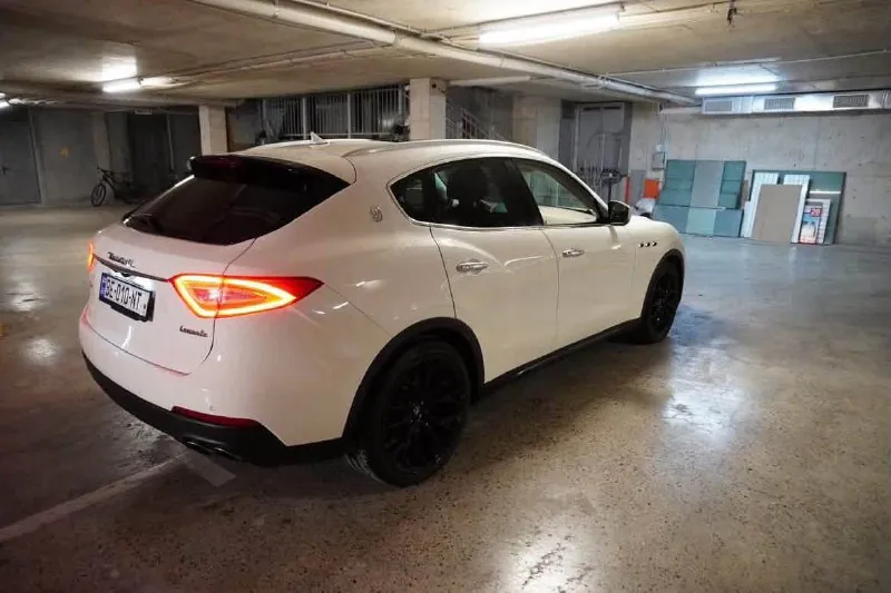 Maserati Levante SQ4 2017 — фото 3