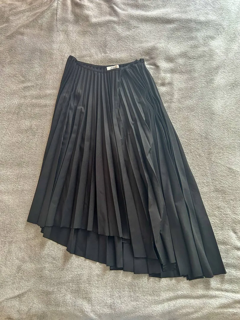 Cos asymmetric black skirt — photo 5