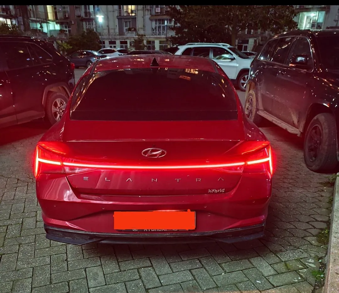 Hyundai Elantra 2022 Hybrid Limited — фото 3