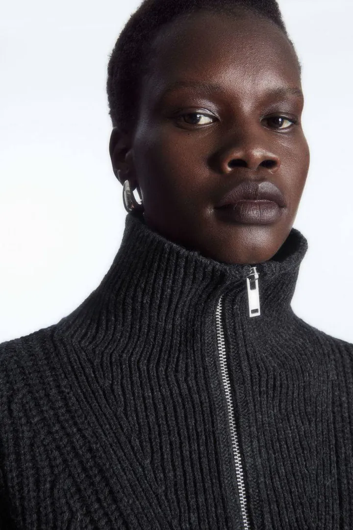 Short wool sweater COS — photo 5