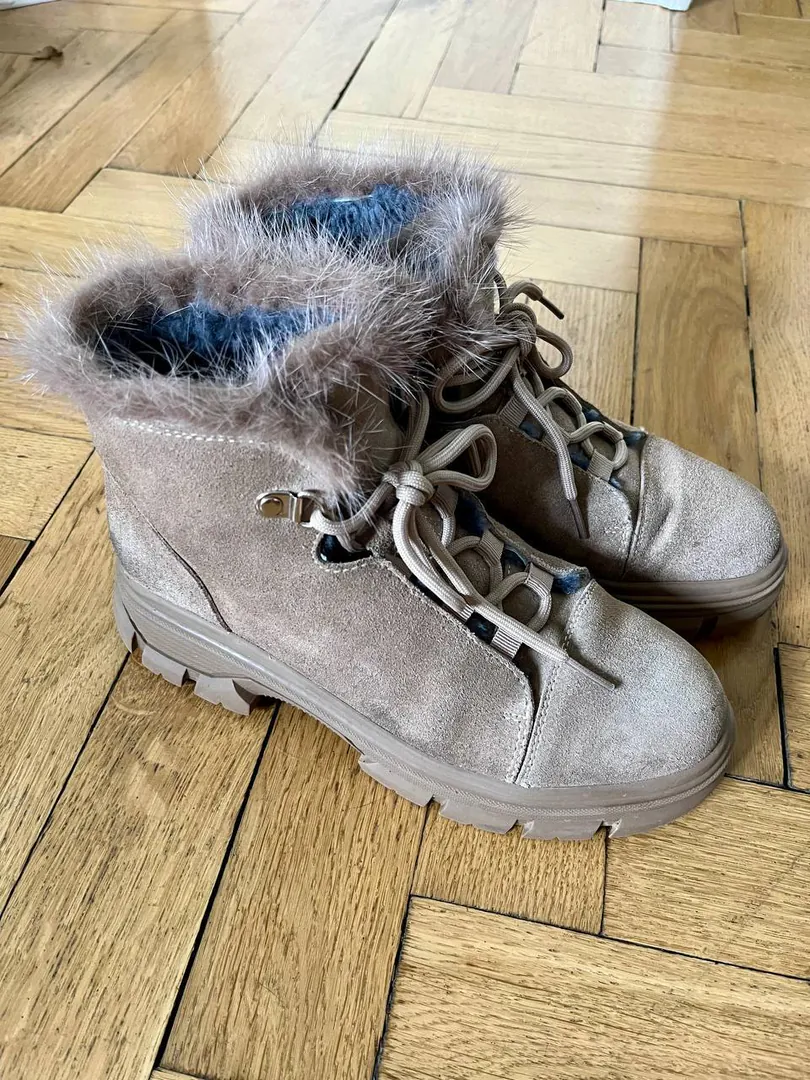 Apricot winter boots — photo 1