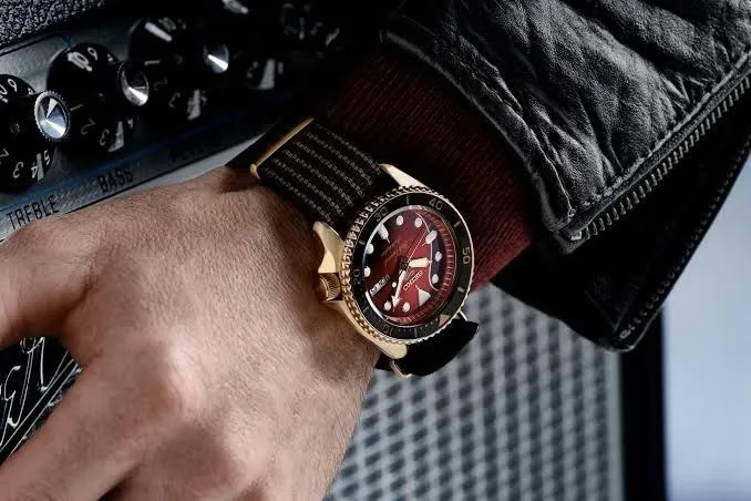Часы Seiko Brian May Red Special Limited Edition — фото 2