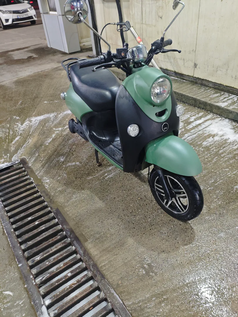UNU Electric 3KW ელექტროსკუტერი — ფოტო 5