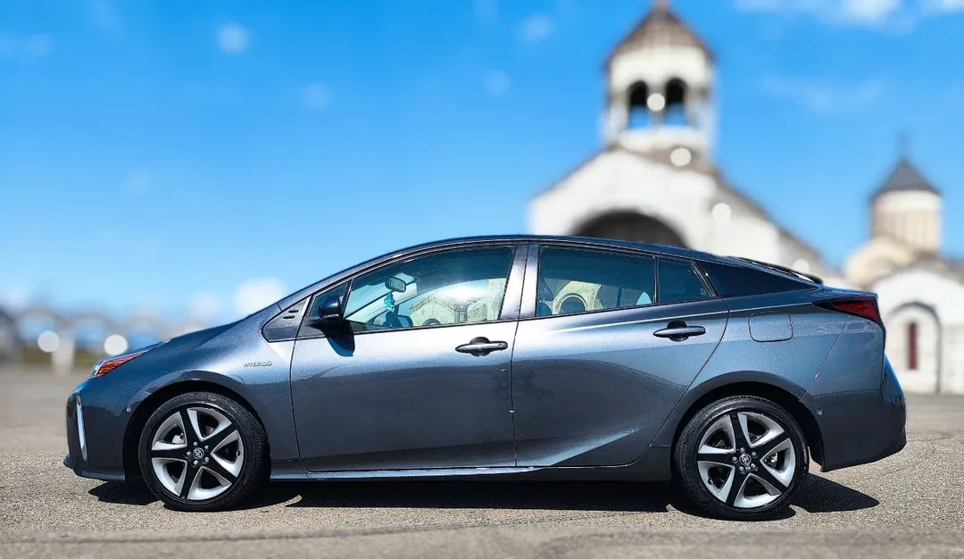 Toyota Prius XLE Hybrid 2022 — фото 4