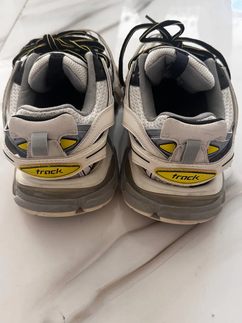 Balenciaga Sneakers — photo 2