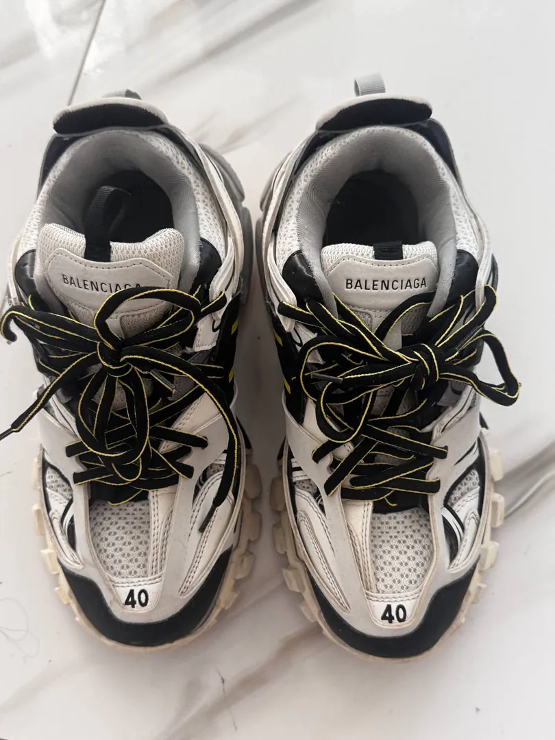 Balenciaga Sneakers — photo 3