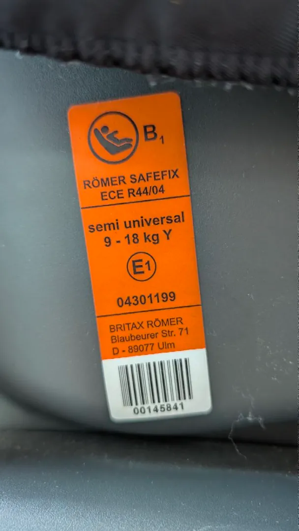 Child car seat Britax Römer Safefix Plus — photo 1