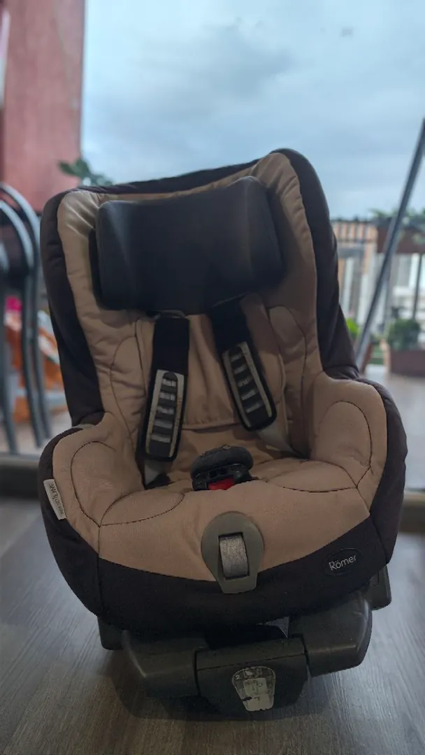 Child car seat Britax Römer Safefix Plus — photo 2