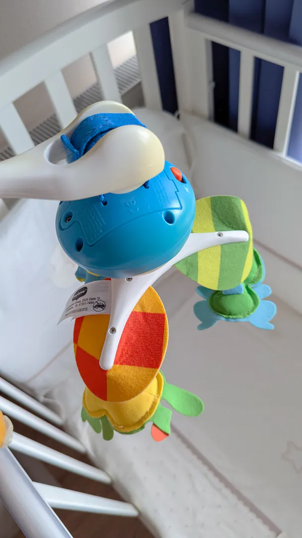 Baby crib with accessory set — photo 3