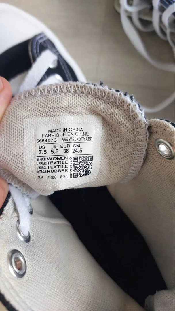 Converse Sneakers — photo 1