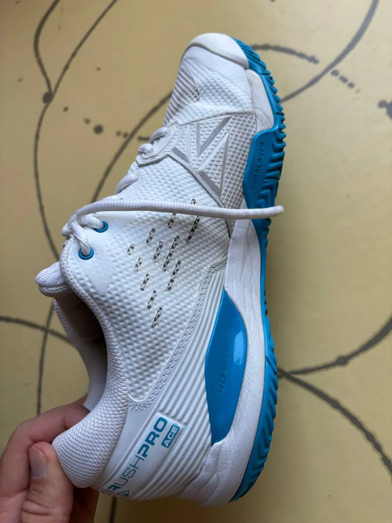 Wilson tennis shoes — photo 1