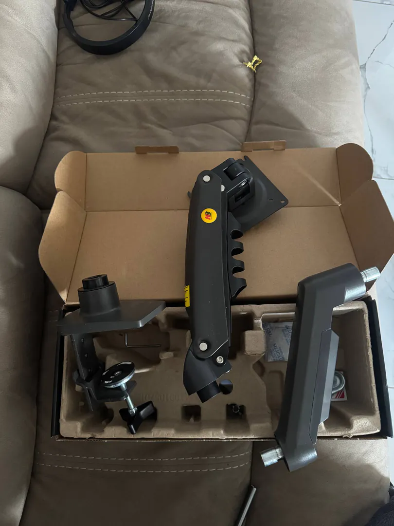 Monitor mount — photo 1