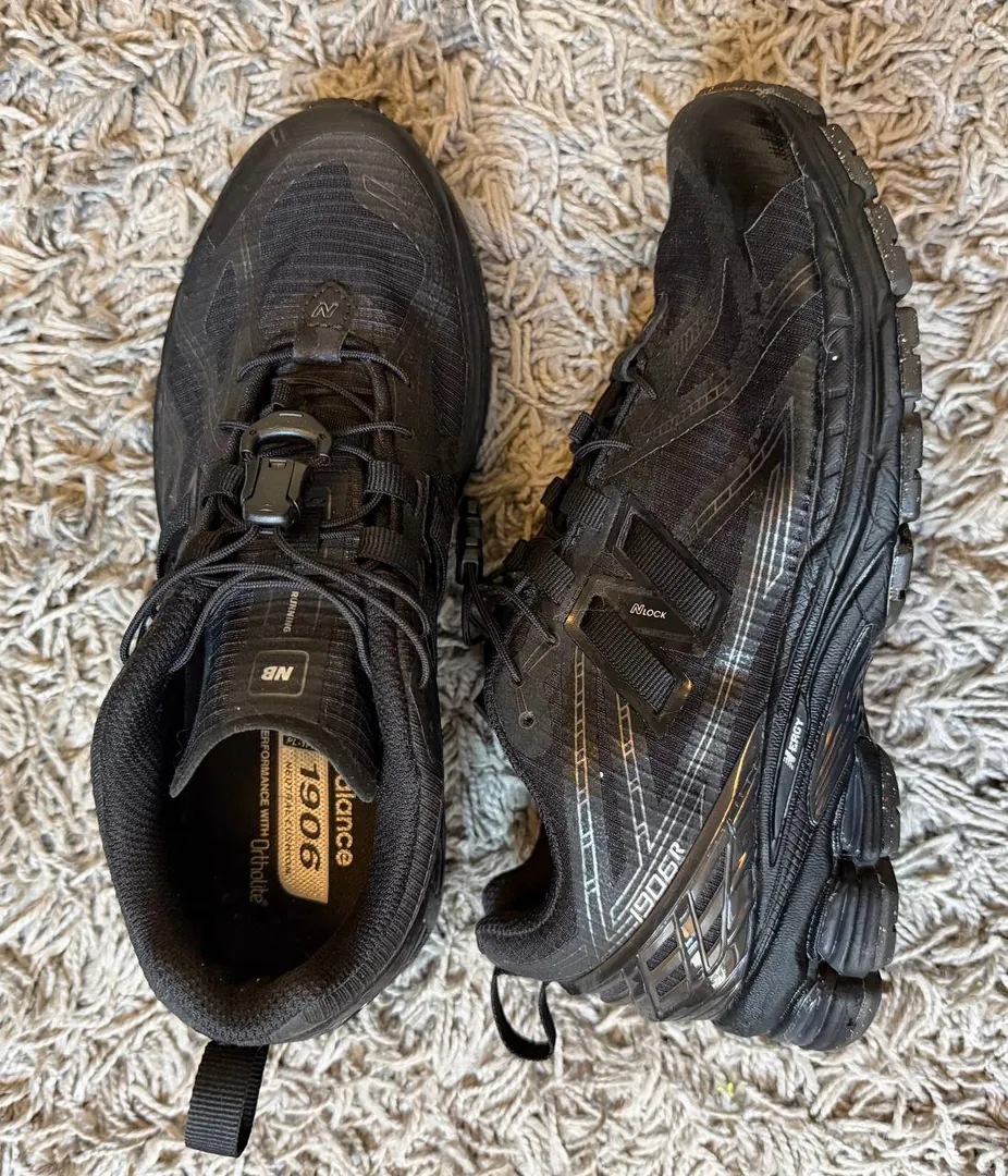 New Balance Sneakers — photo 1