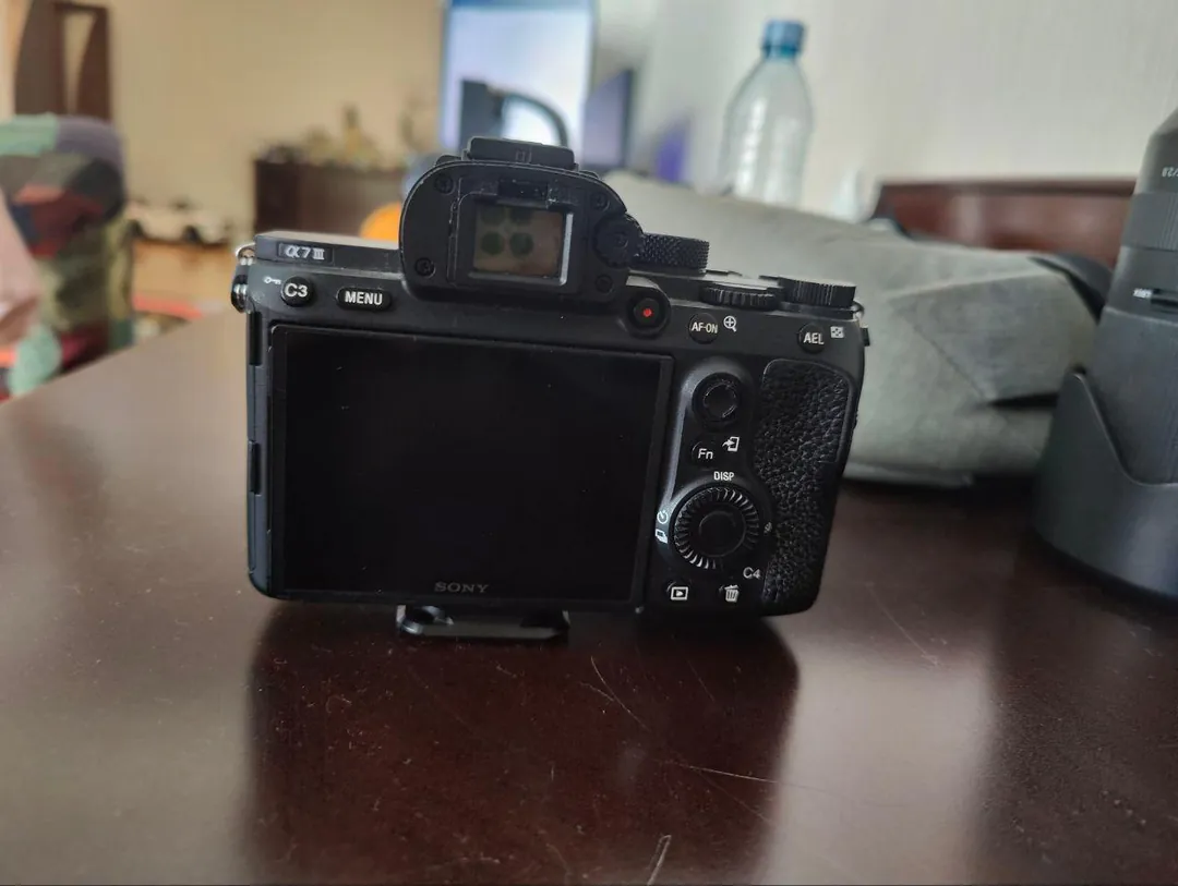 Sony A7 III კამერა (body) — ფოტო 2