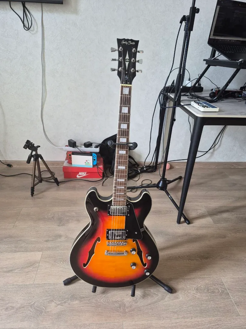 Harley Benton electric guitar — photo 2