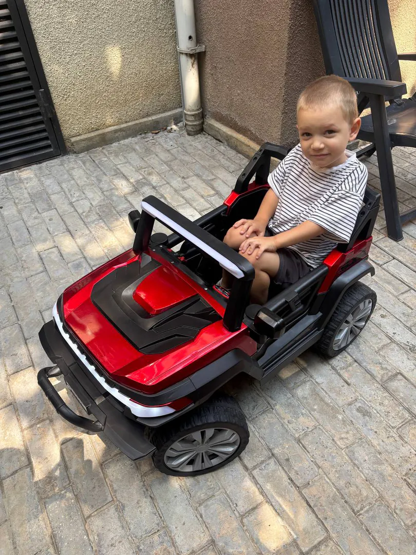 Children's electric car — photo 1
