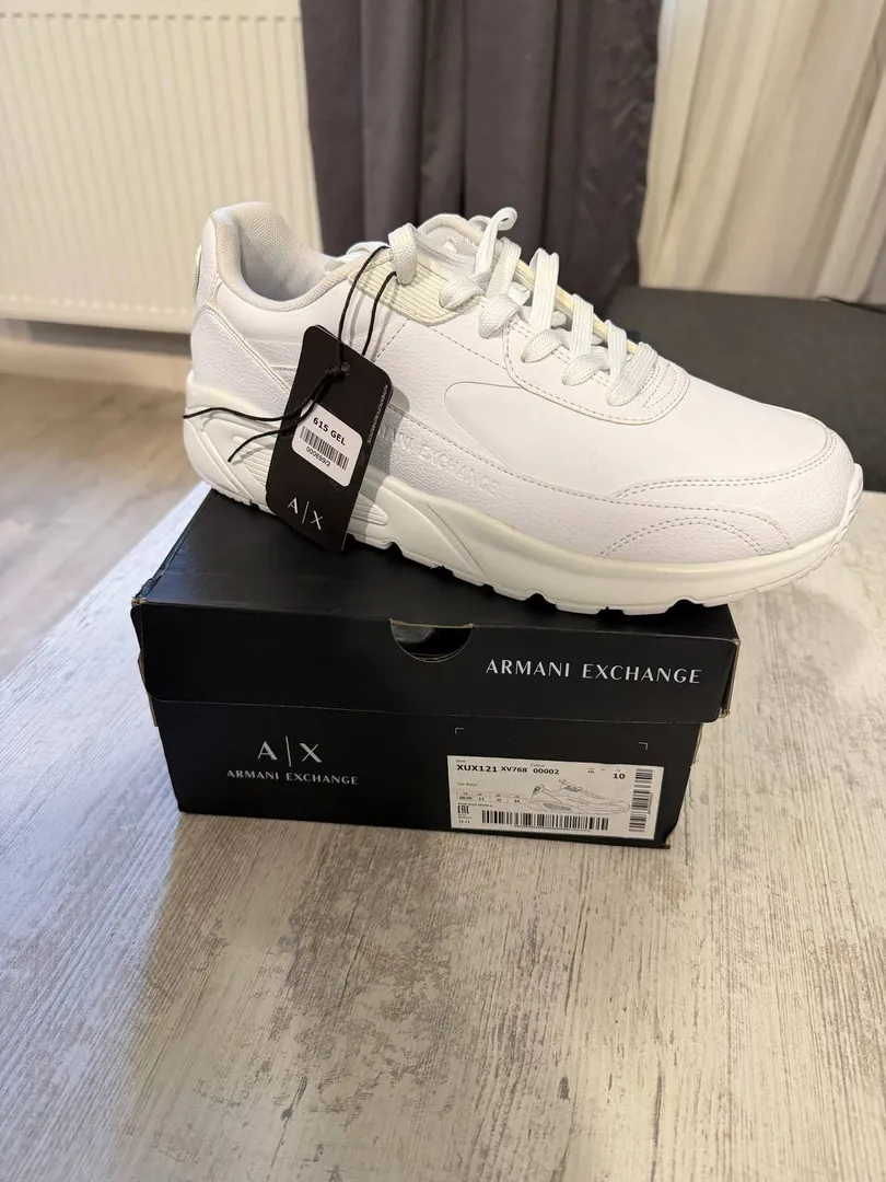 Armani Exchange კროსოვკები — ფოტო 1