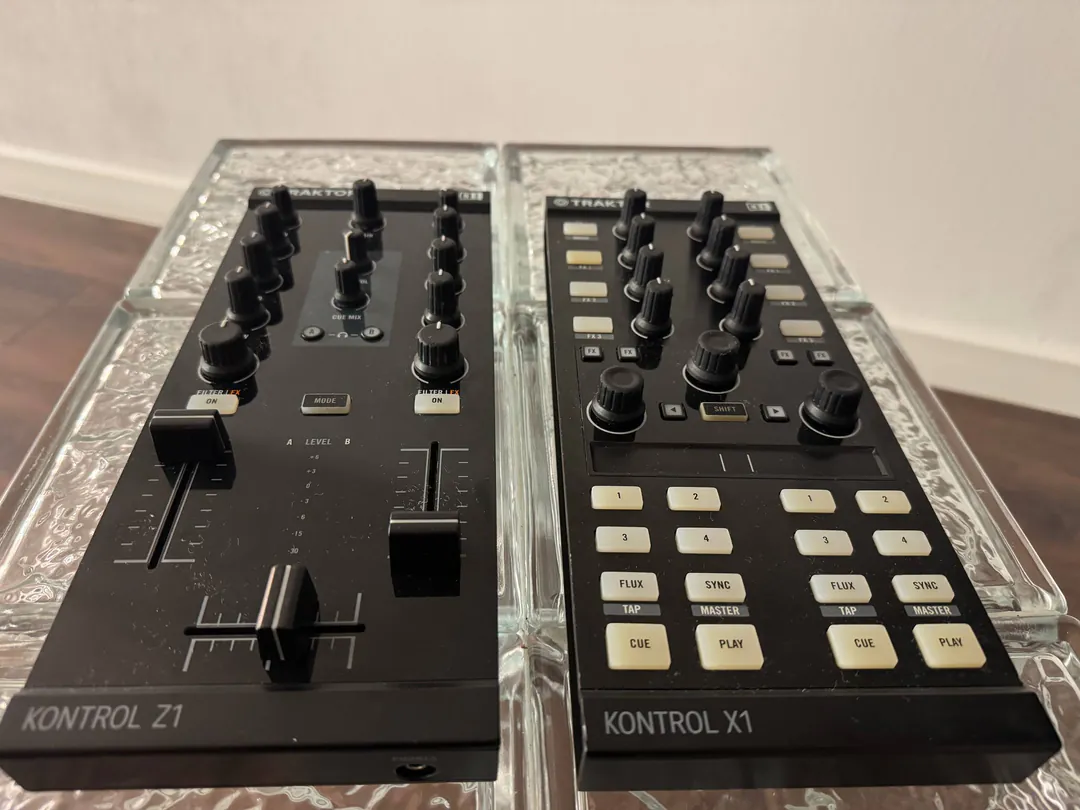 DJ Traktor Kontrol X1 და Z1 — ფოტო 1