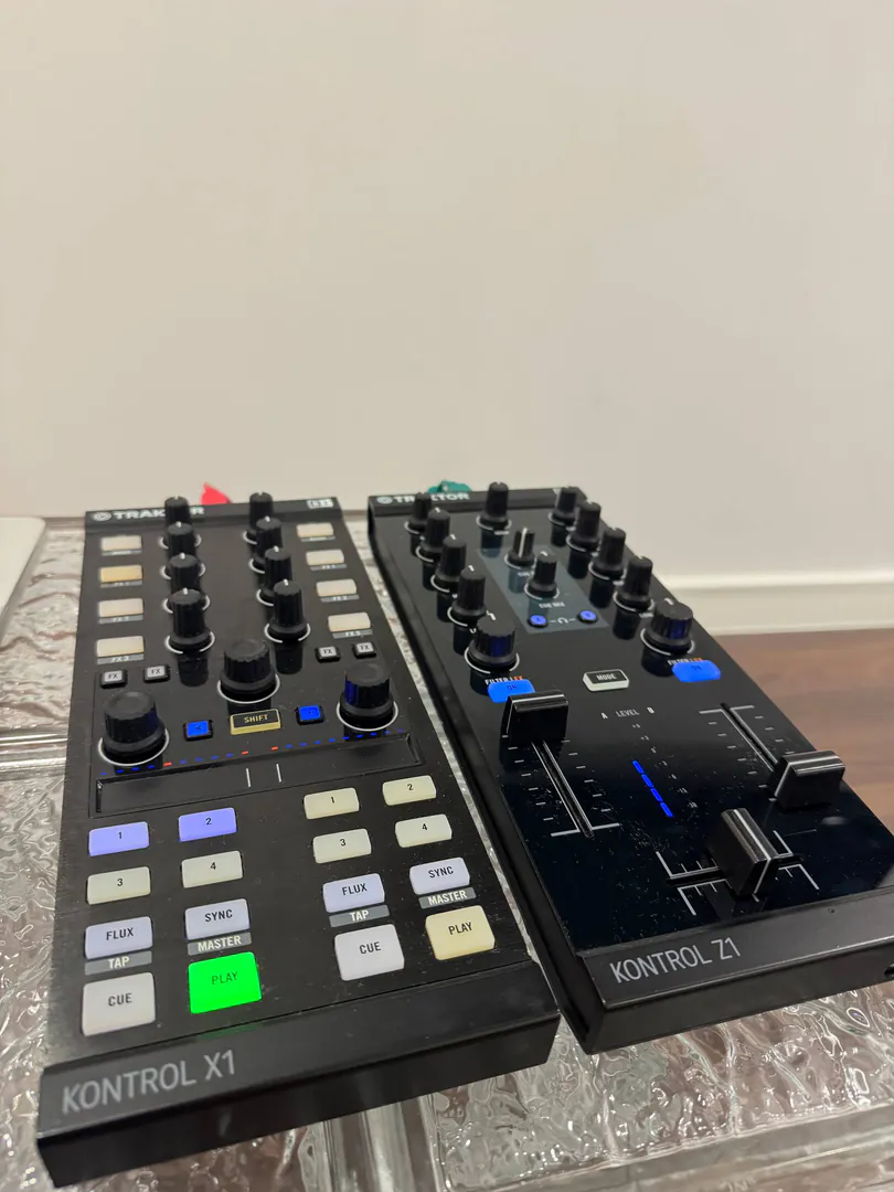 DJ Traktor Kontrol X1 და Z1 — ფოტო 2