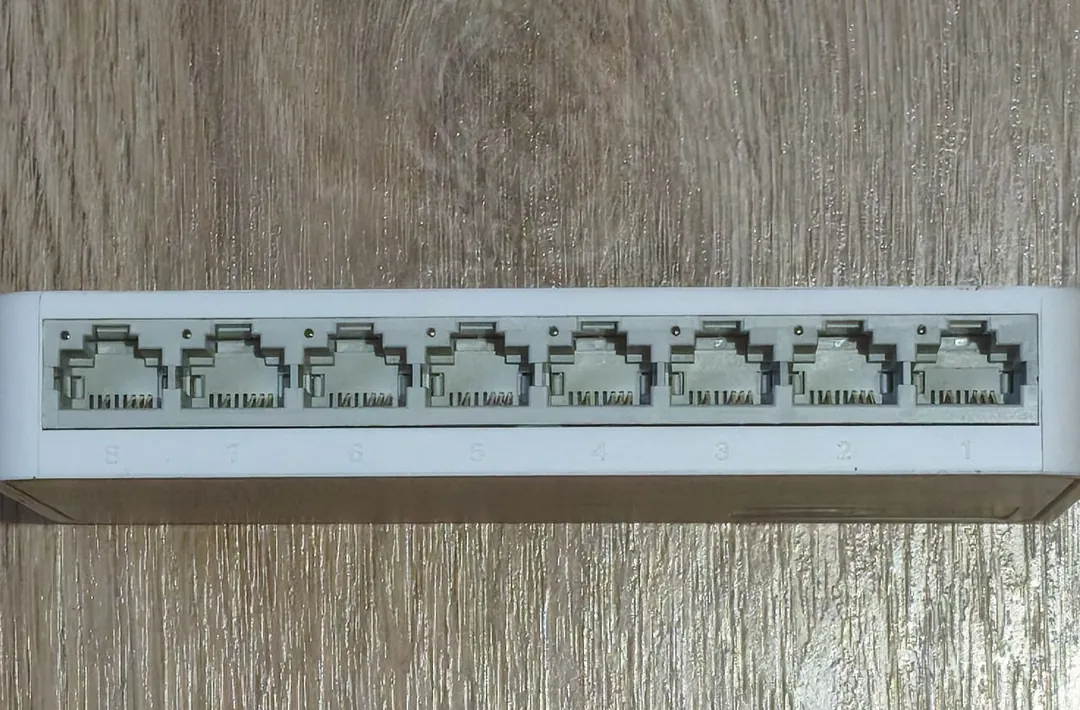 Свитч TP-Link TL-SF1008D — фото 1