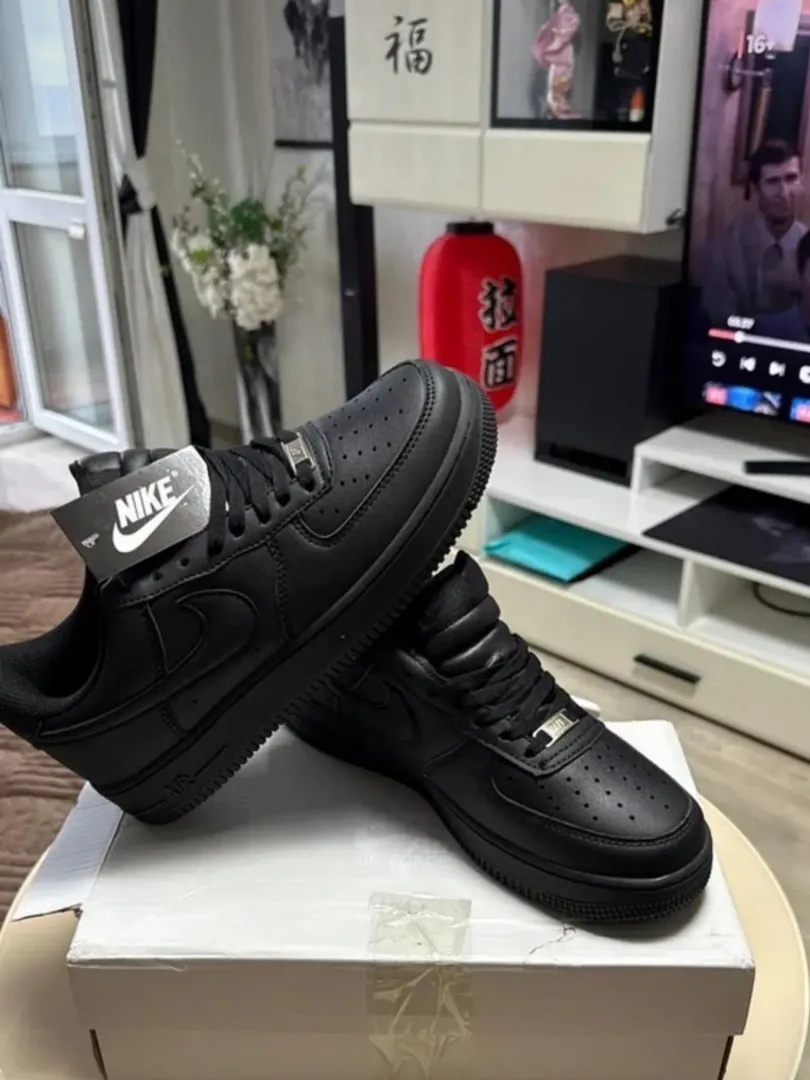 Кроссовки Nike Air Force 1 — фото 1