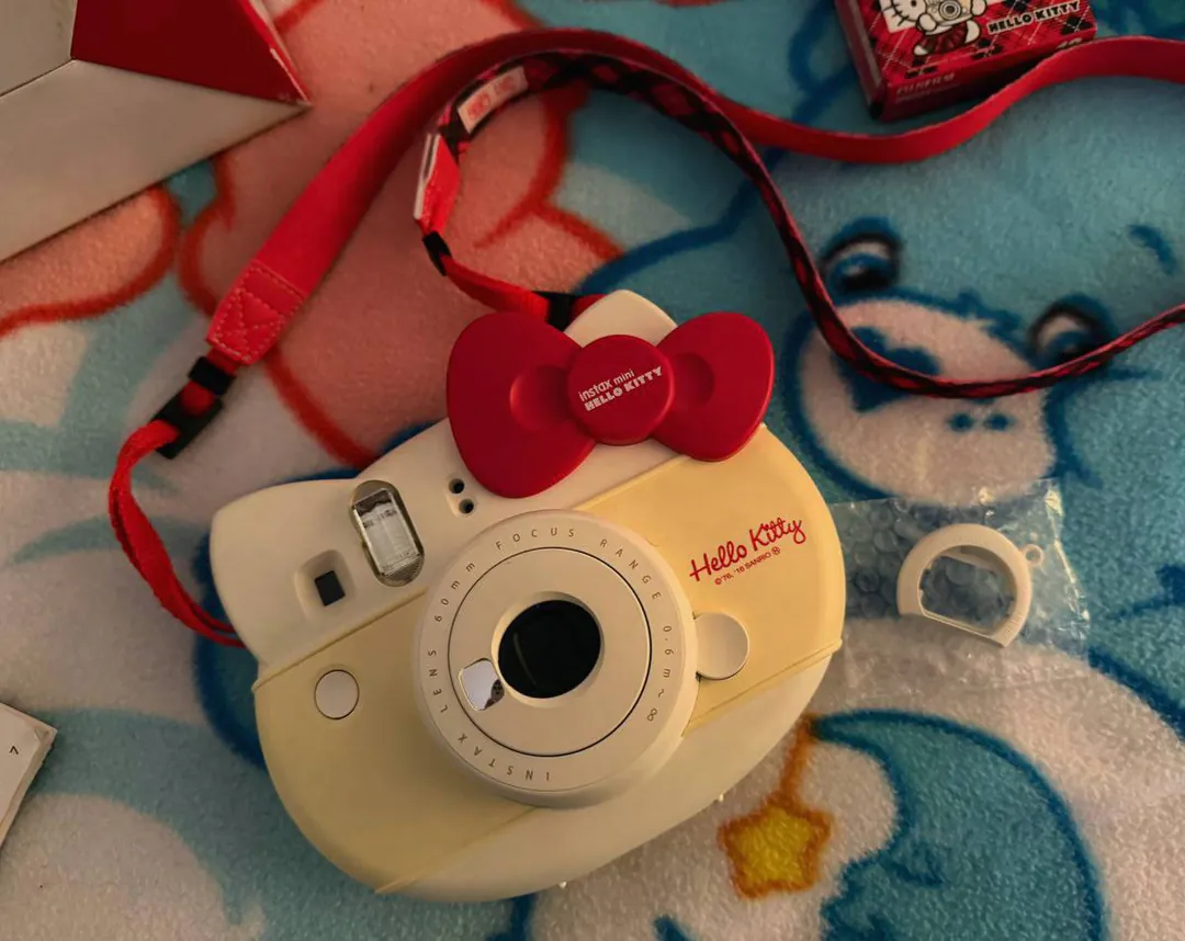 Instax Hello Kitty ფოტოაპარატი — ფოტო 2