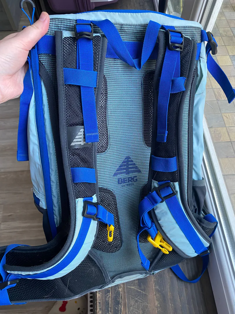 ტურისტული რანცხარი Berg Outdoor Corvara 28ლ — ფოტო 2