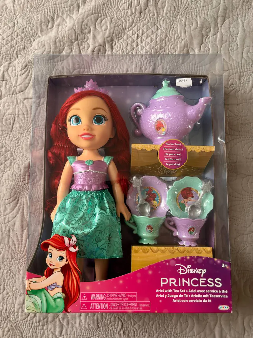 Jakks Pacific Disney Princess Ariel doll with tea set — photo 3