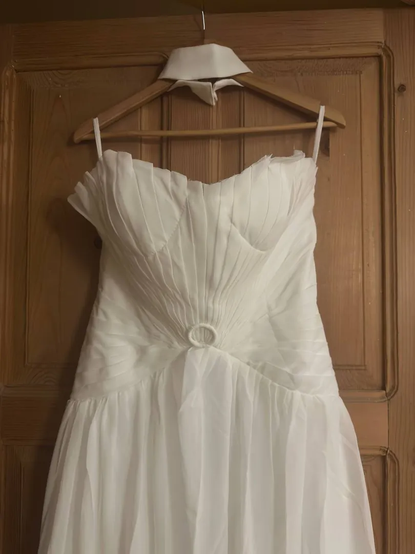 Wedding dress, size M — photo 2
