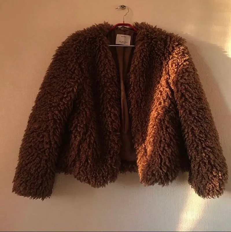 Bershka faux fur jacket — photo 3