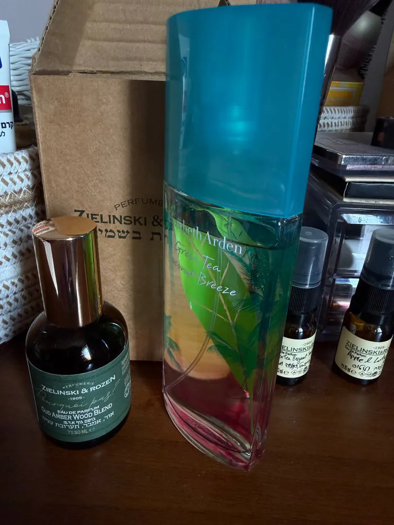 Perfume Zelinski & Rosen and Elizabeth Arden — photo 1