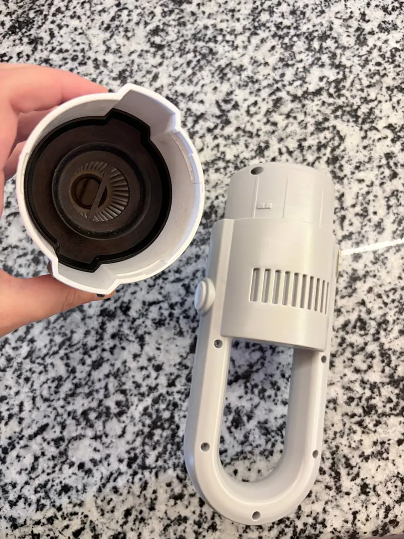 Vacuum cleaner — photo 1