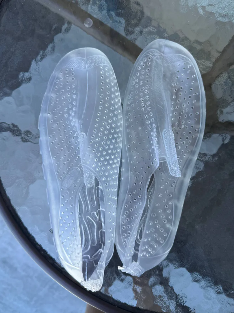 Men's and women's water shoes — photo 1