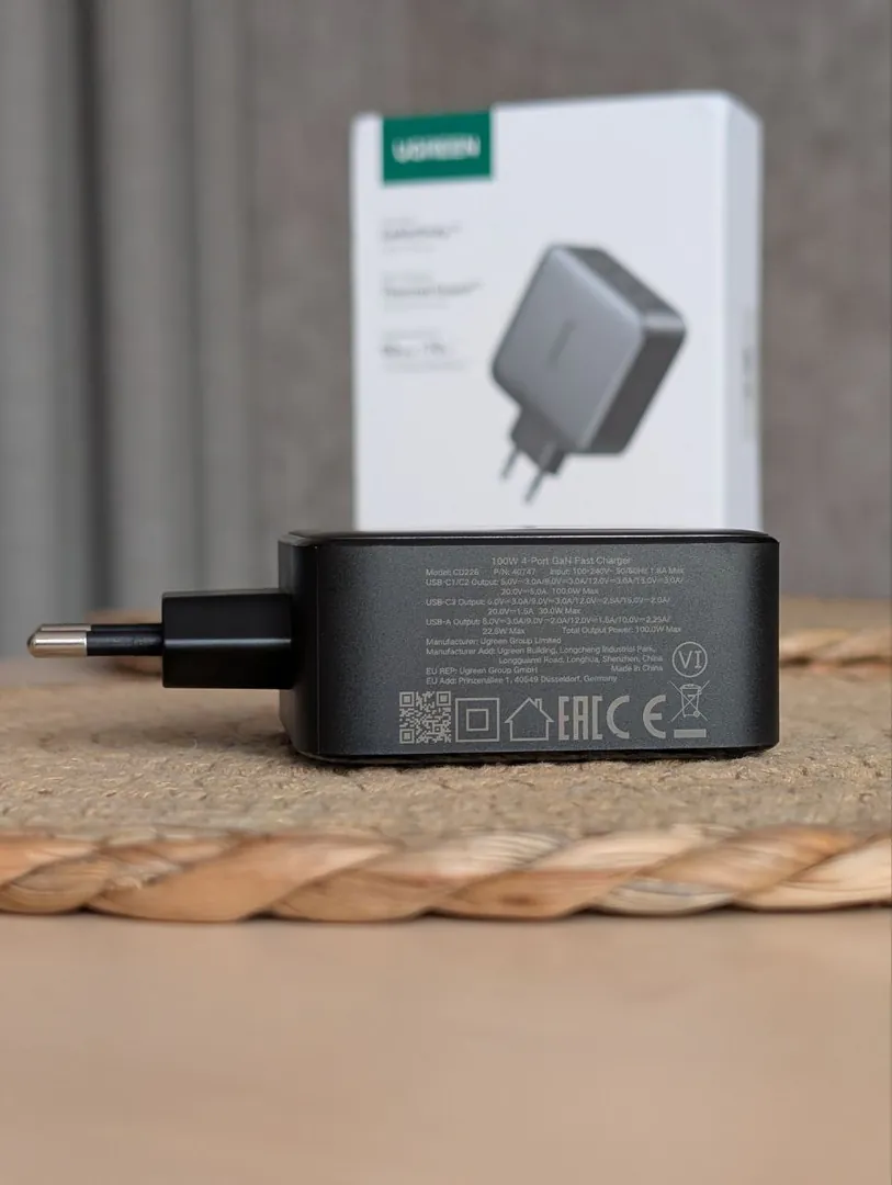 UGREEN GaN 100W Power Adapter — photo 3