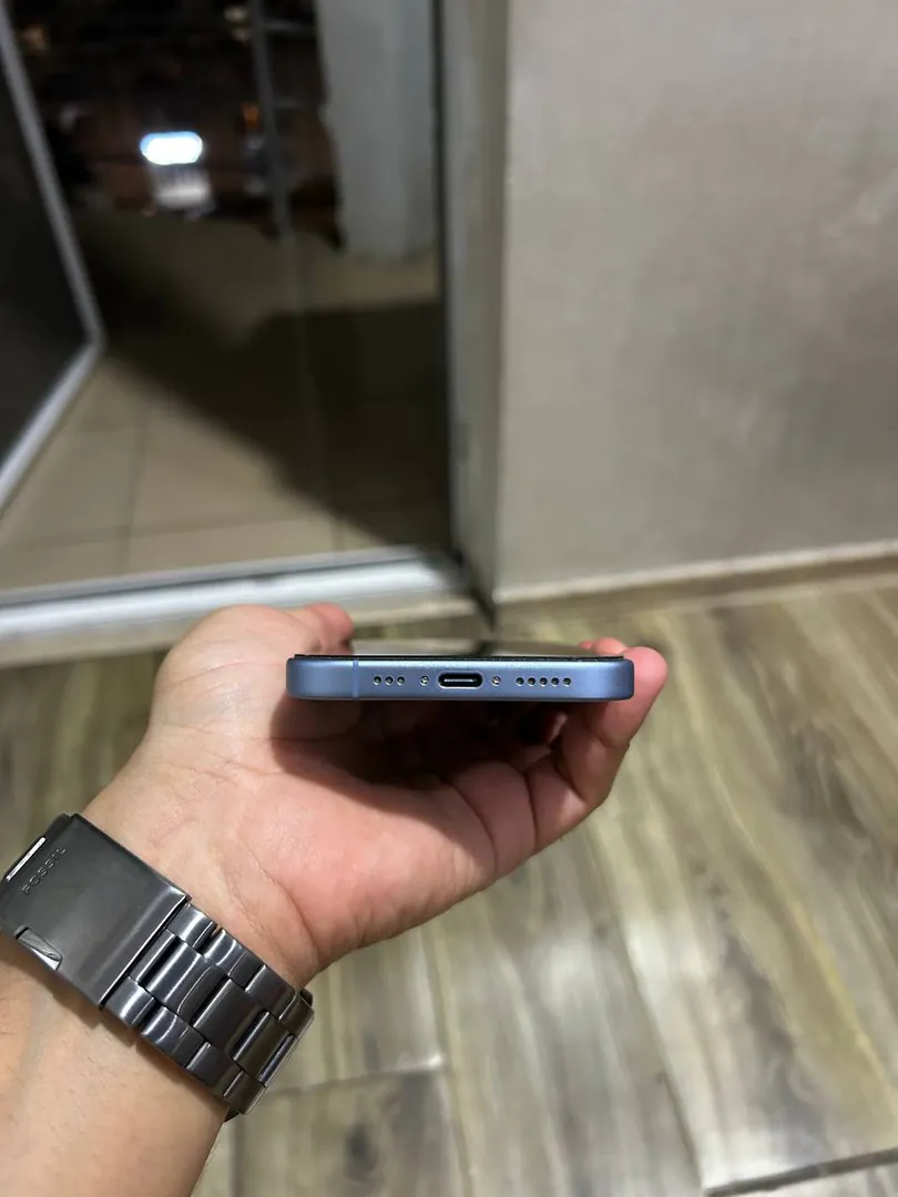 iPhone 17 256GB Mist Blue — фото 6